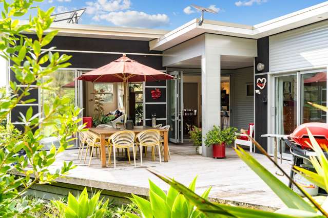 A Stylish Sanctuary in the Heart of Nature