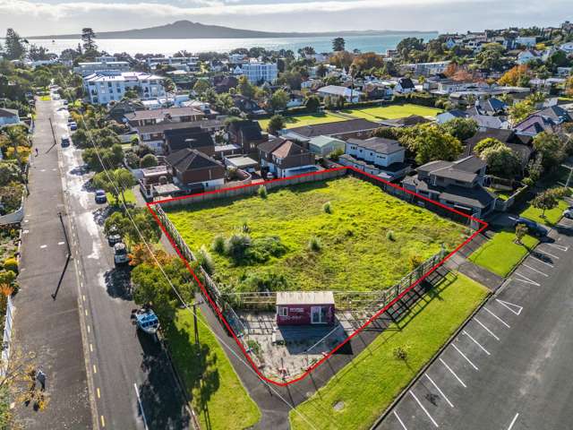 1707sqm prime site - RC for 19 luxury apartments