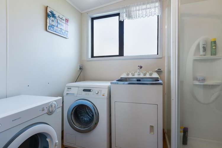 20 Leslie Road Cable Bay_19