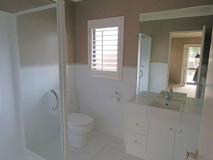 32 Stranraer Crescent Wattle Downs_8