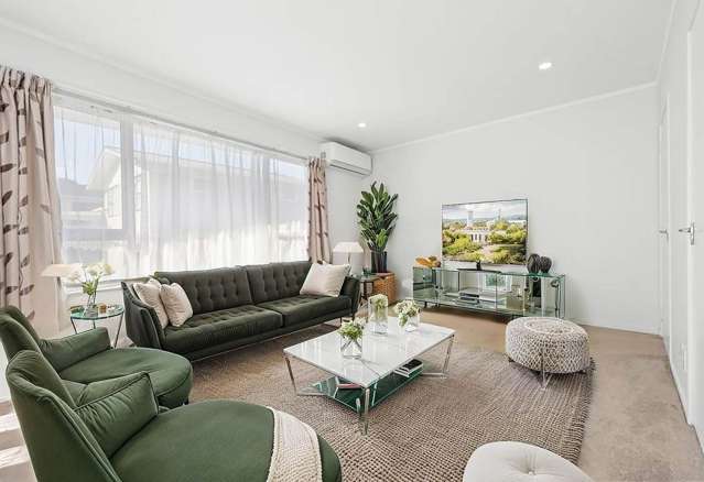 1/112 Gossamer Drive Pakuranga Heights_3