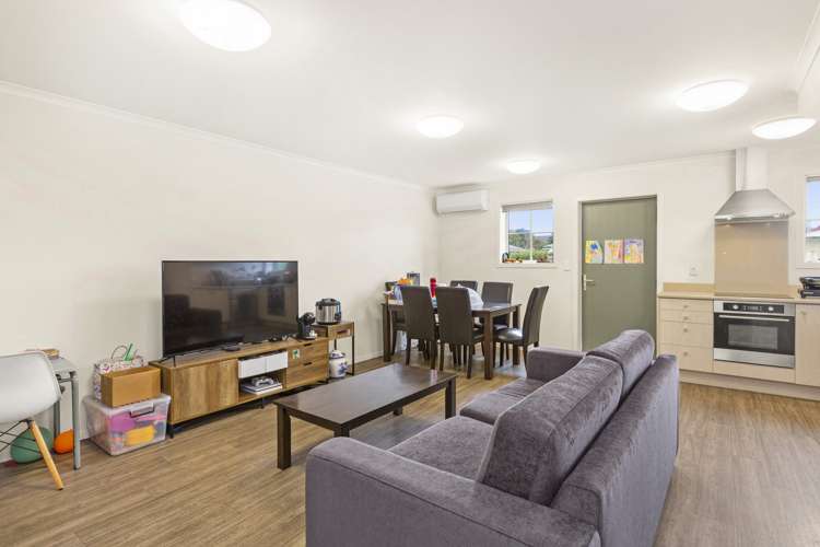 11 Chiefs Court Hamilton East_7