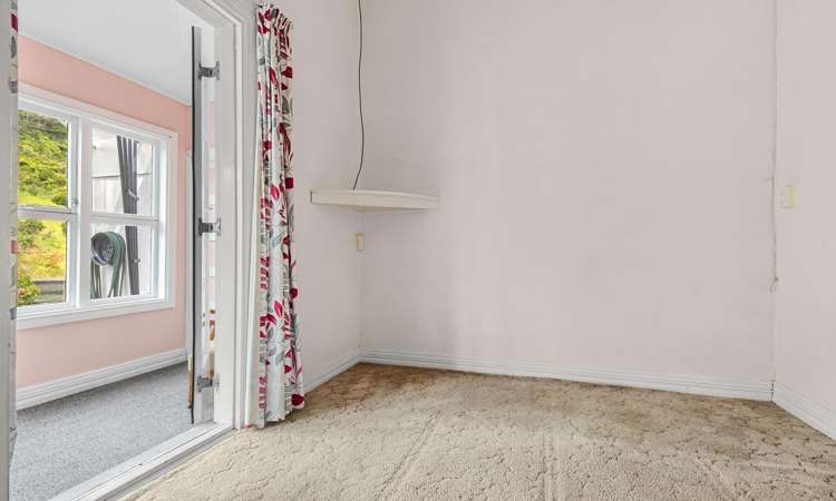 10 North Street Mokau_12