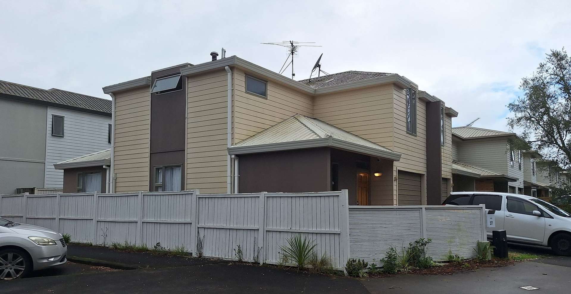 37 Verdale Circle Glen Eden_0