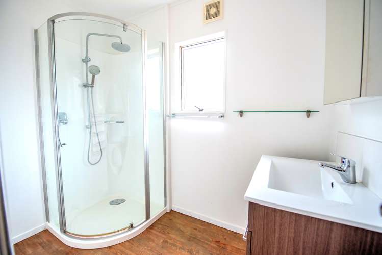 4/372 Whangaparaoa Road Stanmore Bay_6