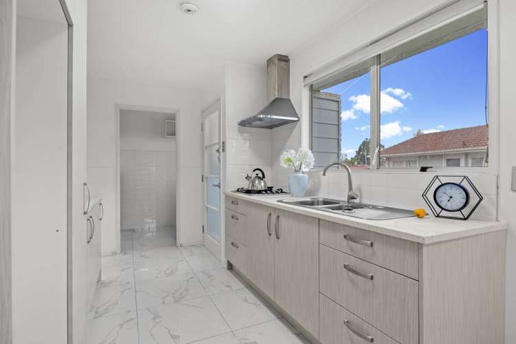 7 Sandrine Avenue Clover Park_11