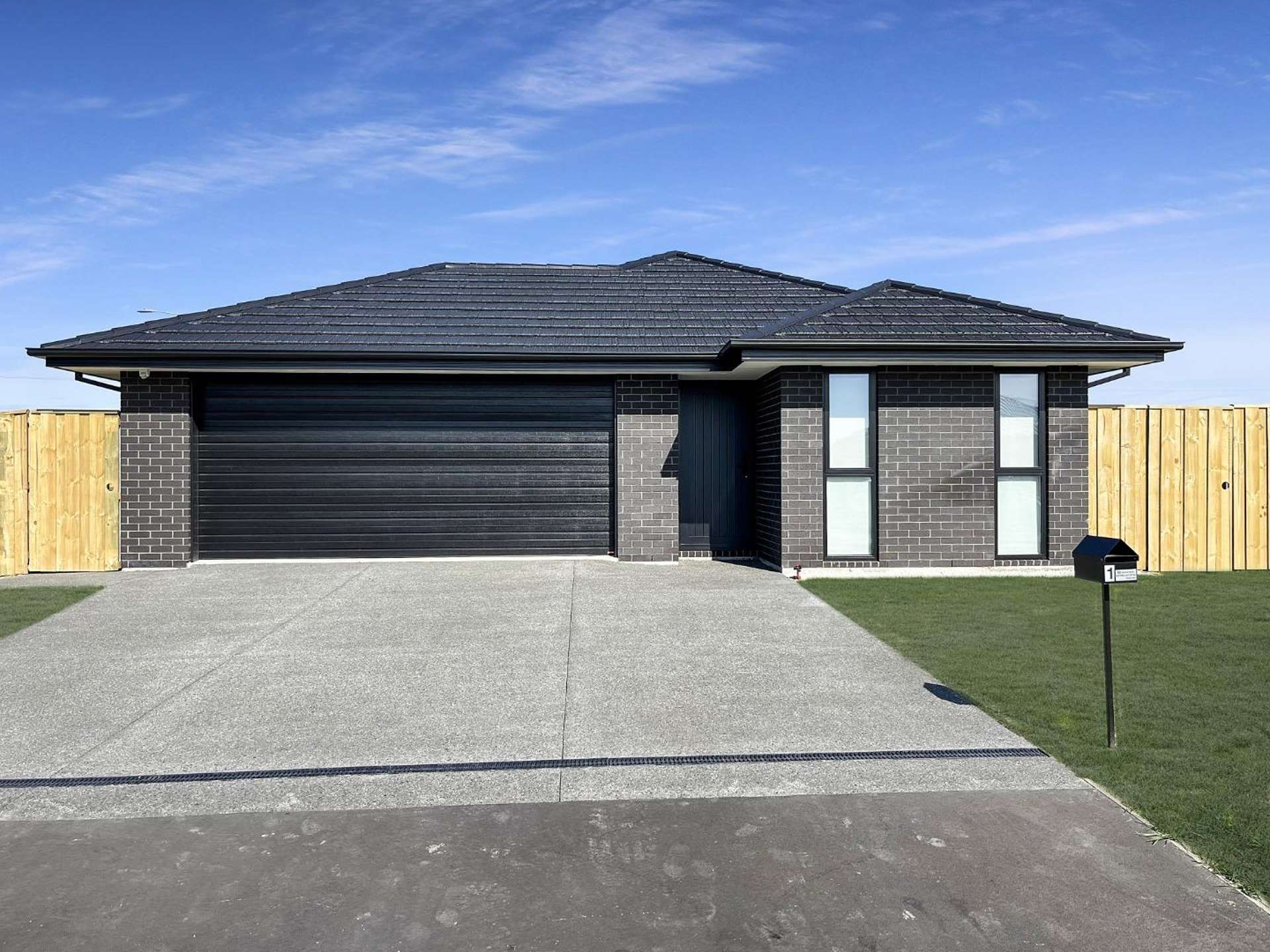 1 Bob Reid Crescent 1429_0