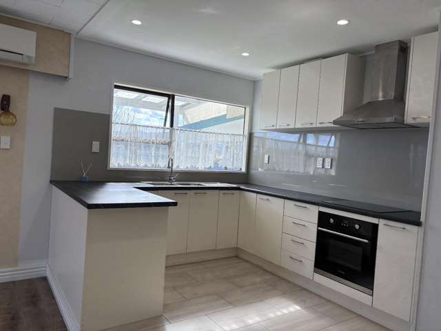 3/557 Gladstone Road 1052_1