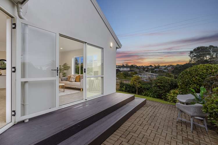 2/893 Beach Road Waiake_17