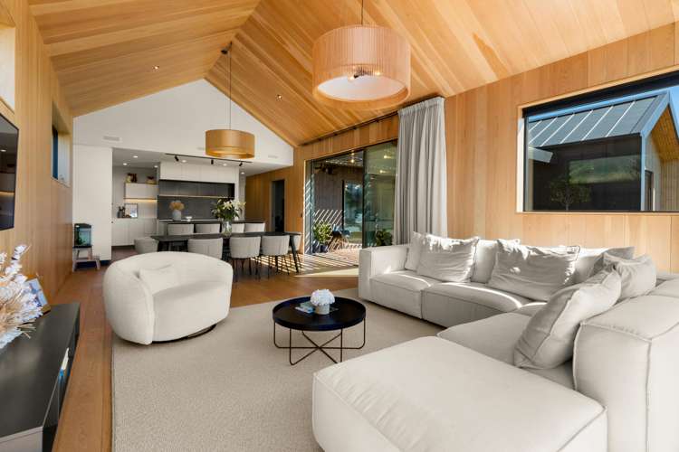 6 Stockyard Lane Jacks Point_19