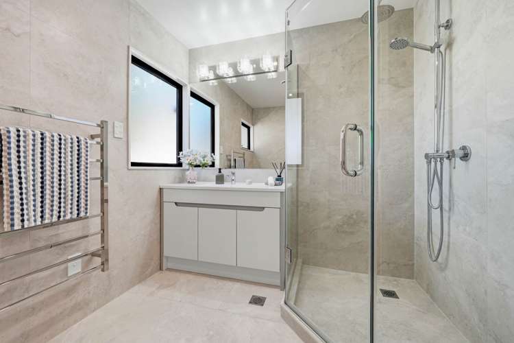 37 & 37A Glennandrew Drive Half Moon Bay_21