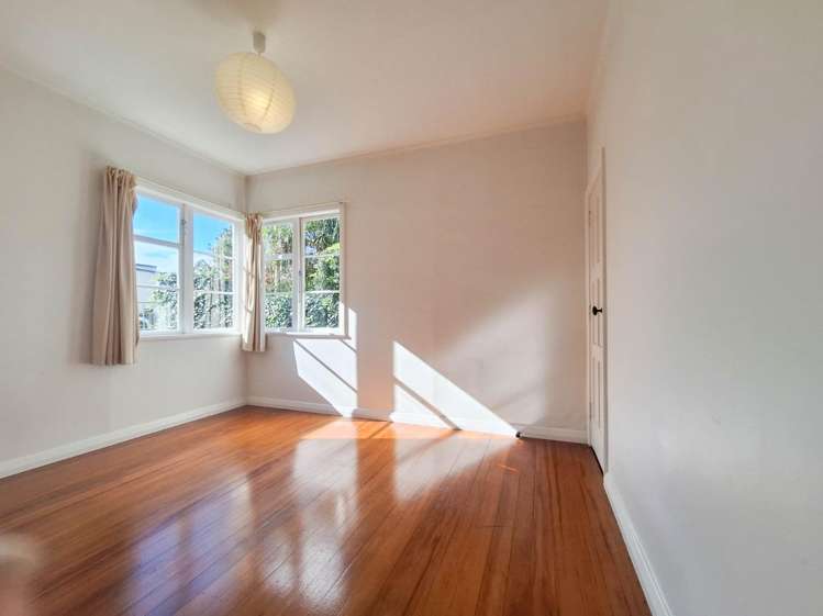 24 Hazel Ave 10044_7