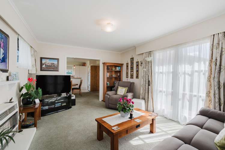 49 Garden Heights Avenue Glenview_6