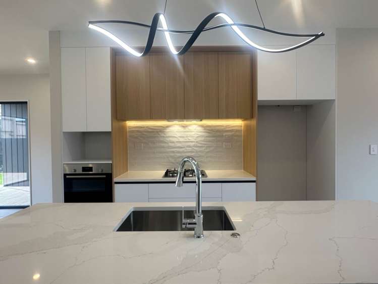 10 Ara Taha Crescent Orewa_5