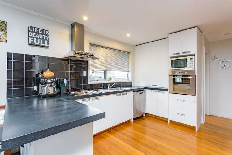 49 Kathleen Crescent Hornby_3