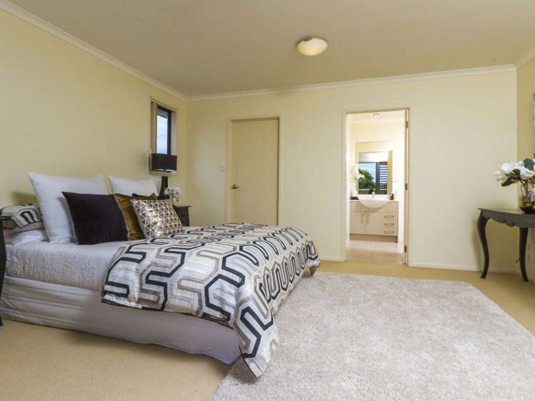 28 Greenbough Lane Greenhithe_13