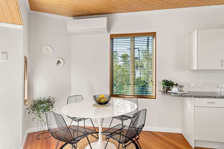 2/18a Richards Avenue Forrest Hill_6
