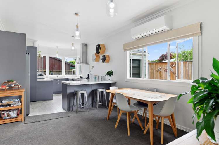 5 Oregon Crescent Glenview_11