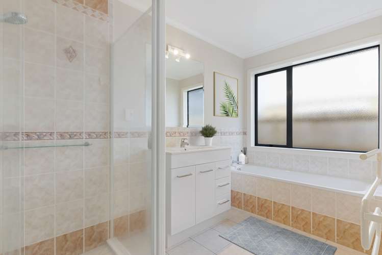 12 Elwyn Close Flat Bush_13