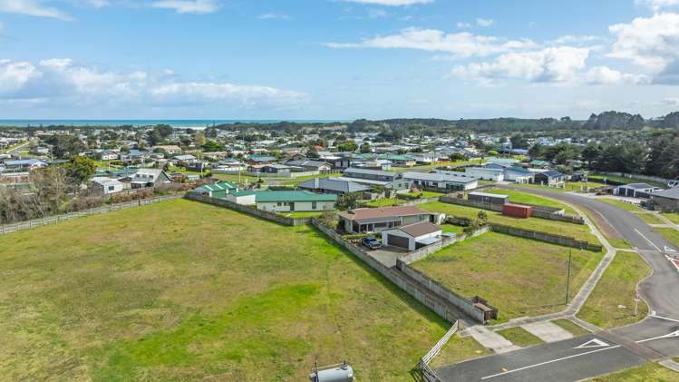 5 Sandown Avenue Himatangi Beach_1