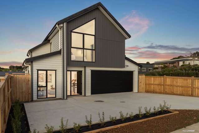 5 BEDROOMS + SEPARATE WING