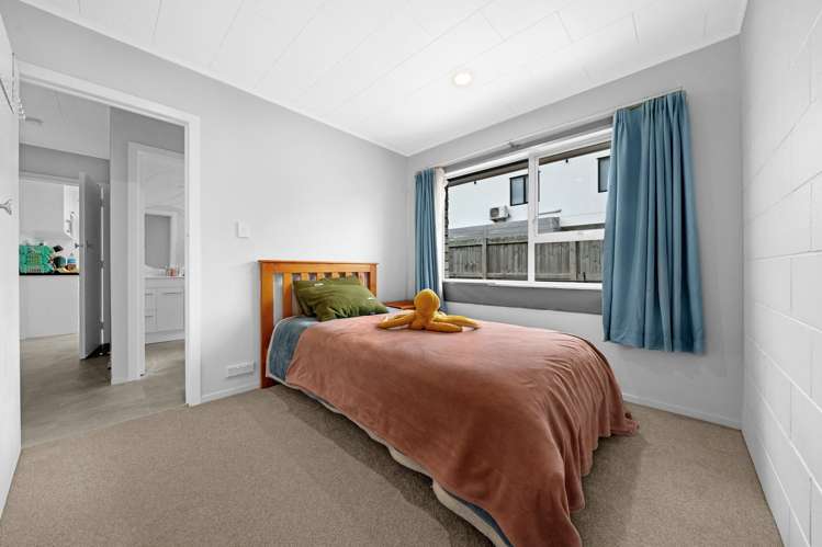 2/73 Macleans Road Bucklands Beach_16