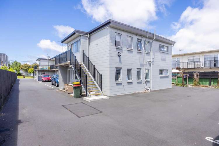 Units 1-10 at 11 Coates Street Hamilton East_30