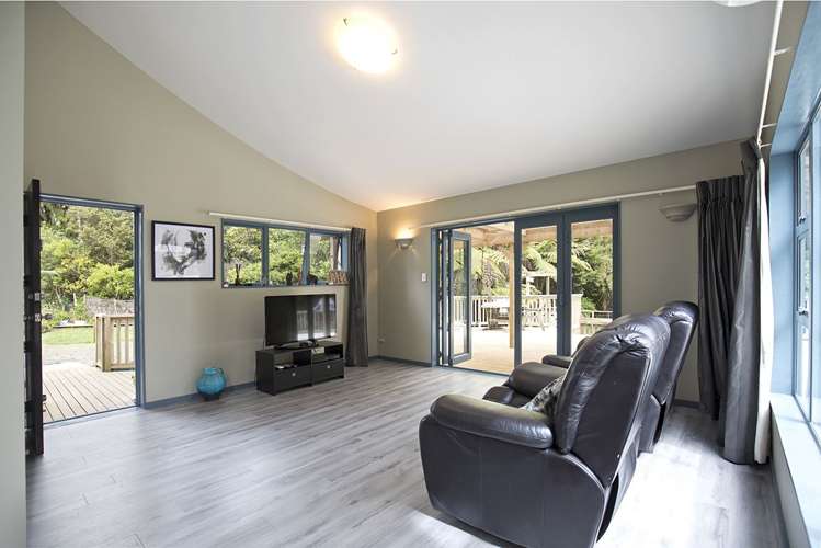 159 Stoney Creek Drive Waitakere_8