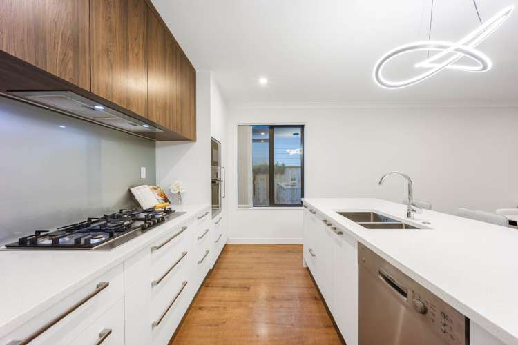 2 Irving Place Hobsonville_10