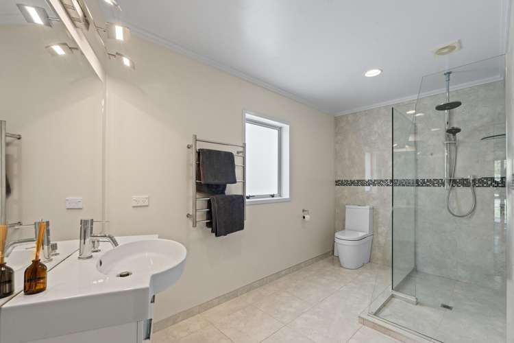 1484 Egmont Road Egmont Village_19