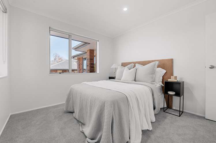 7 Farleigh Close Huntington_10