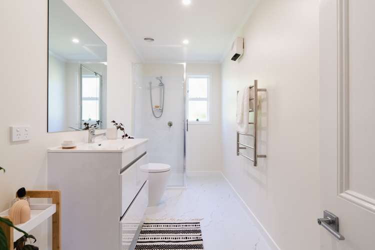 1 Benfell Street Green Island_17