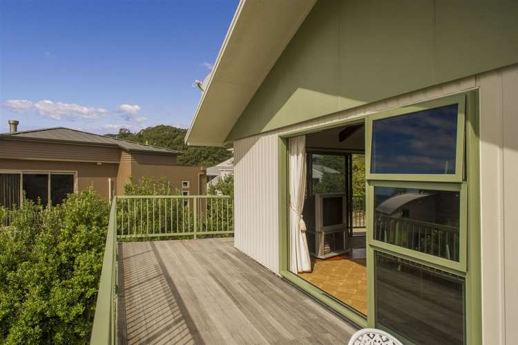 119 Oratia Place Onemana_11