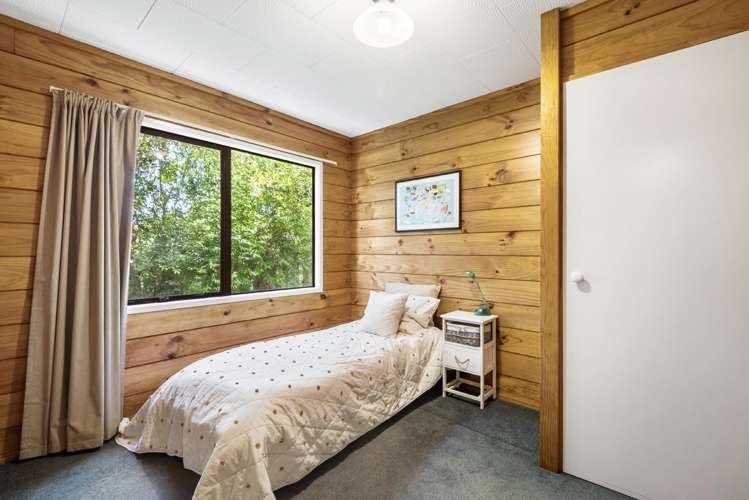 1/8 Camilla Grove Totara Vale_17