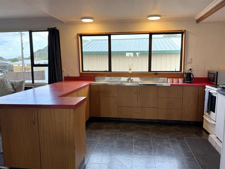 2 Coakley Street Blaketown_18