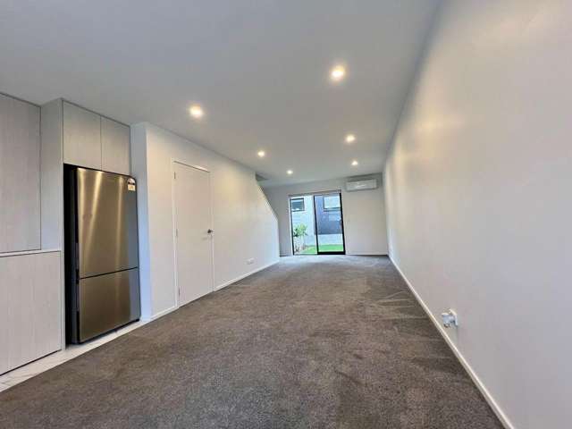 2/14 Wilsher Crescent Henderson_1