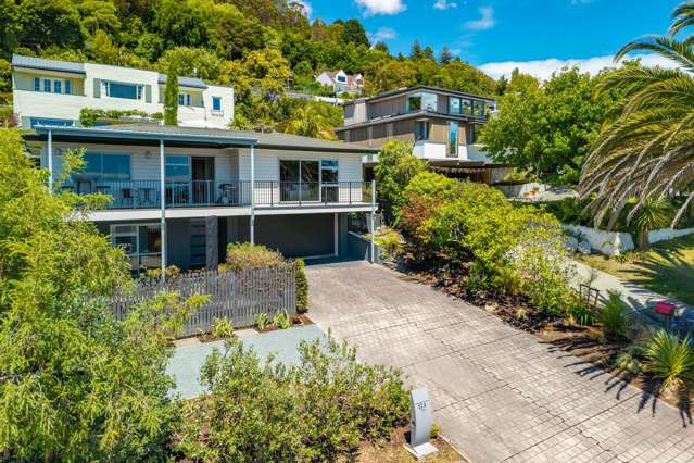 Timeless Elegance in a Blue-Chip Nelson Location