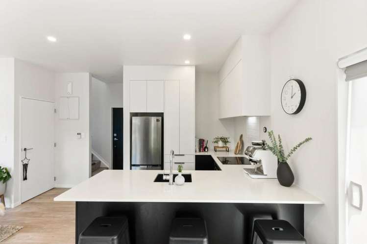 8A Edgar Pearce Place 10679_9