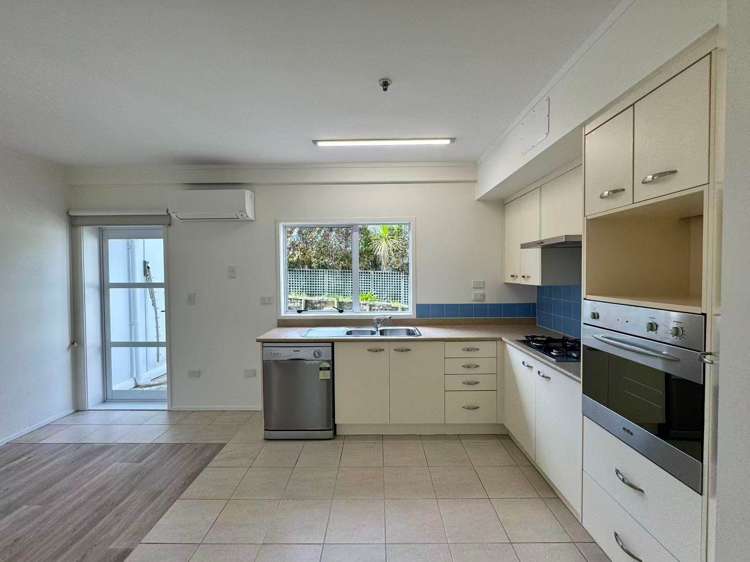 9/336B East Coast Road Mairangi Bay_7