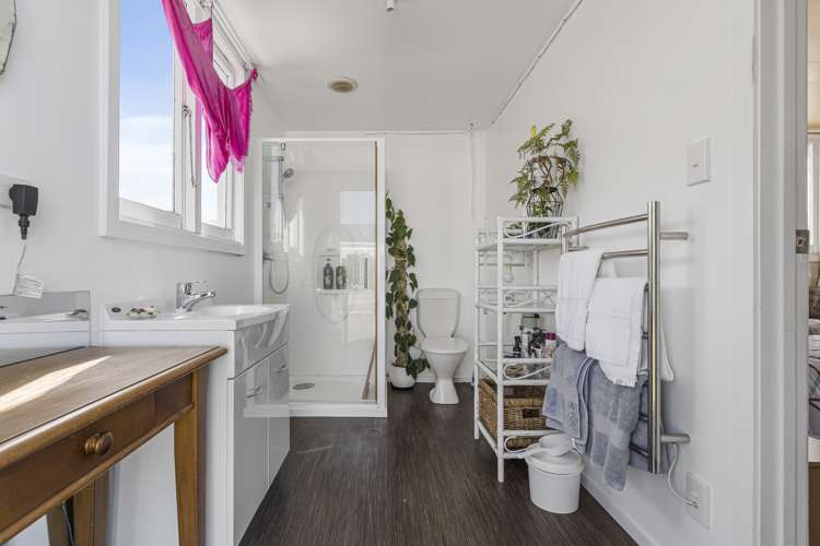 215 Ocean Road Whangamata_12