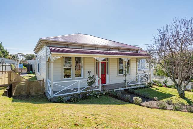 99 Amohia Street Paraparaumu_1