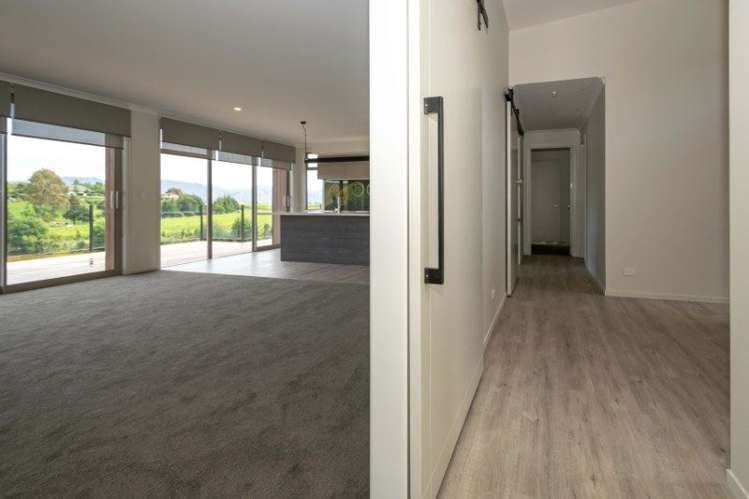 18 Lake View Place Fairhall_10