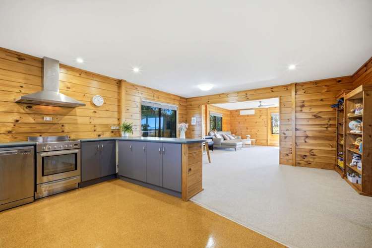 3 Tawhana Crescent Red Beach_8