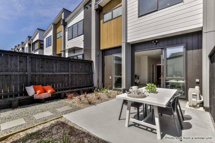 25E Henry Taylor Rise Milldale_25