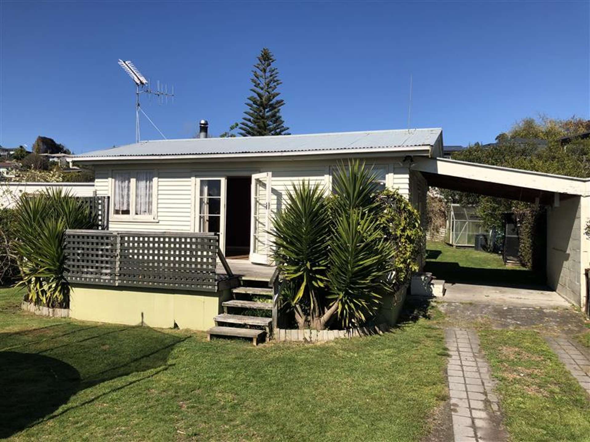 6 Alberta Street 1045_0