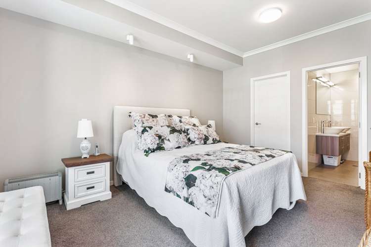 102 Eaves Bush Parade Orewa_11