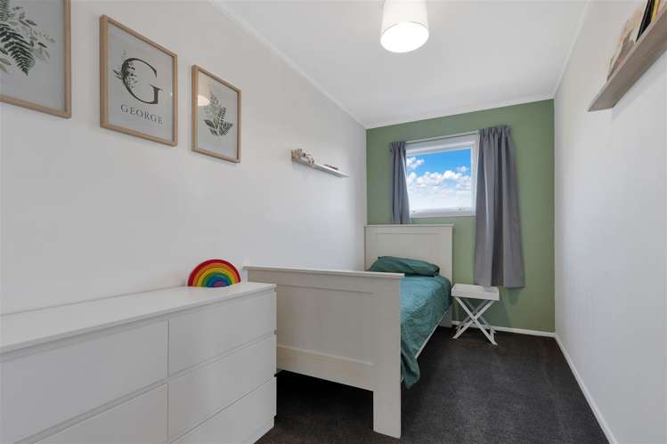 63 Batten Grove The Pines Beach_11