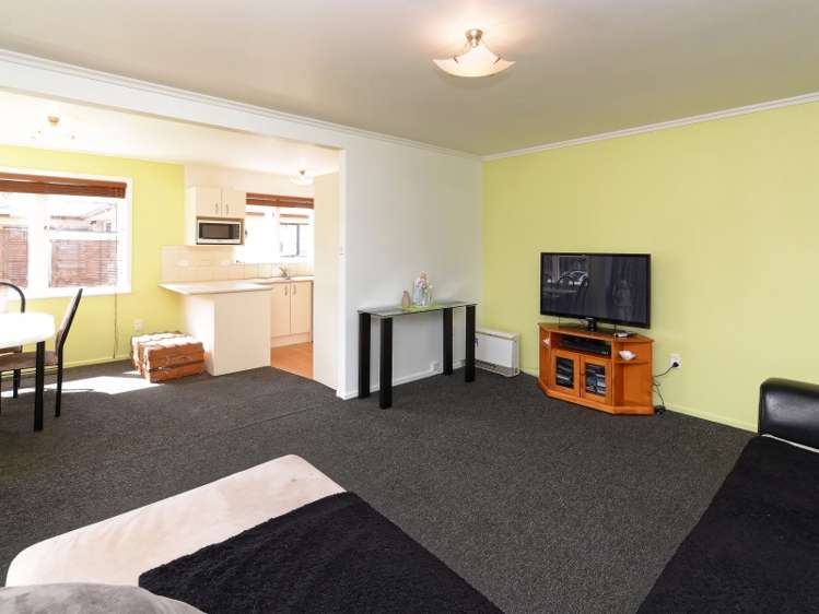 62 Southsea Crescent Silverdale_4