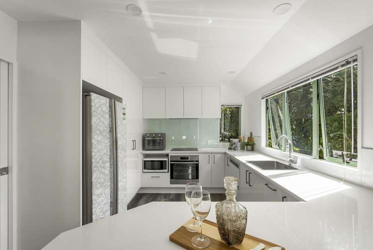 8B Stoneleigh Court Sunnynook_10