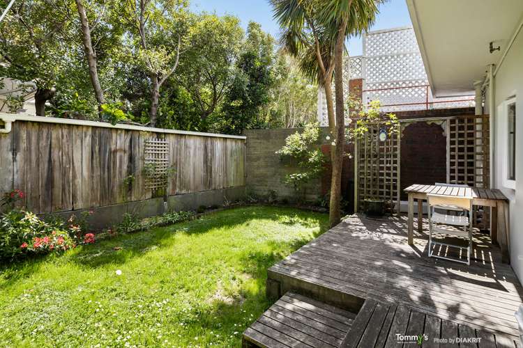 2/1 Hobson Street Thorndon_6